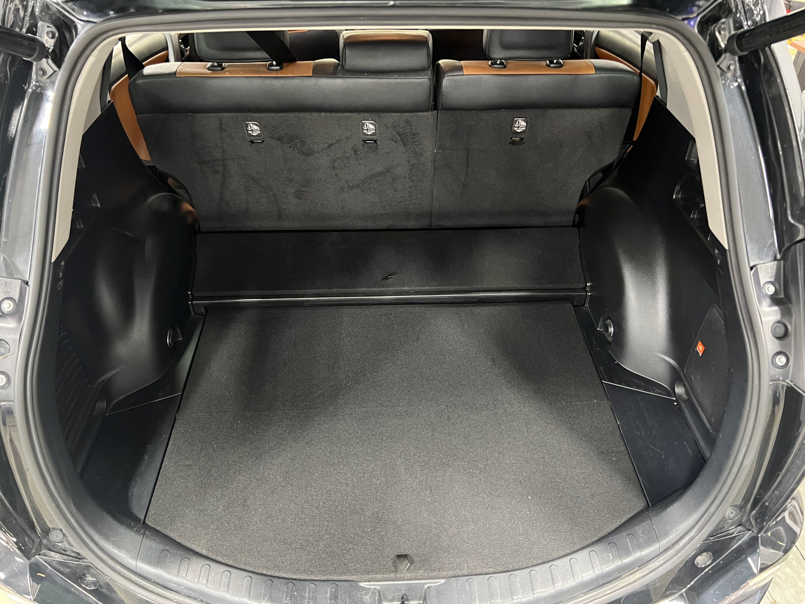 Thumbnail: 2017 Toyota RAV4 - 6