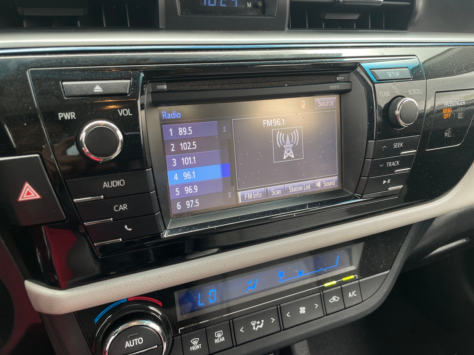 Thumbnail: 2016 Toyota Corolla - 4