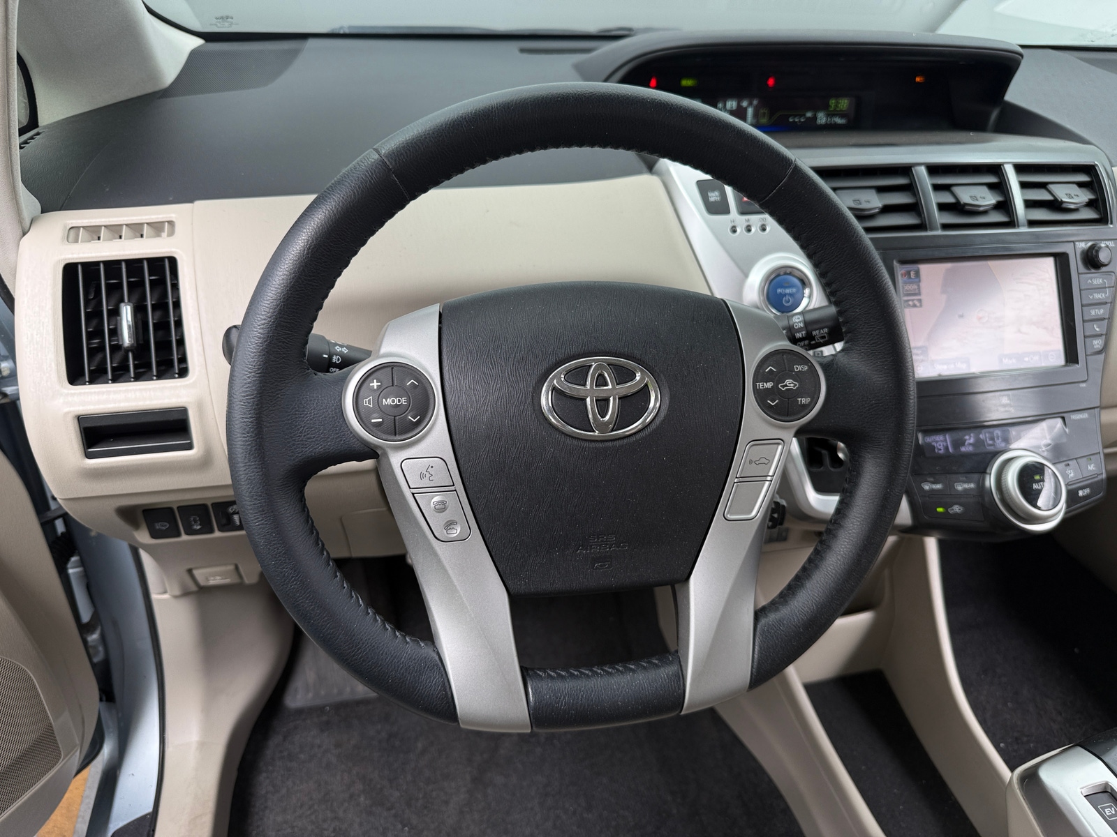 Thumbnail: 2014 Toyota Prius v - 5