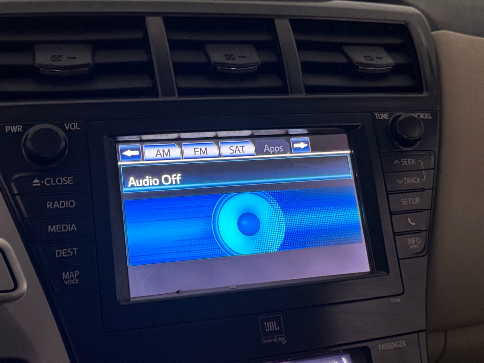 Thumbnail: 2014 Toyota Prius v - 4