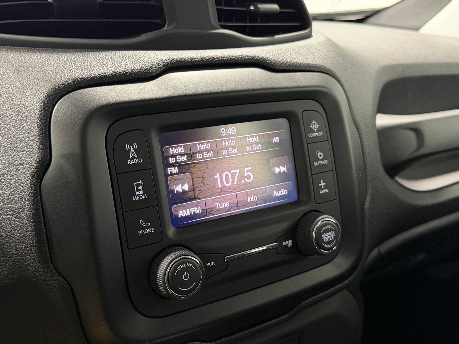 Thumbnail: 2019 Jeep Renegade - 4