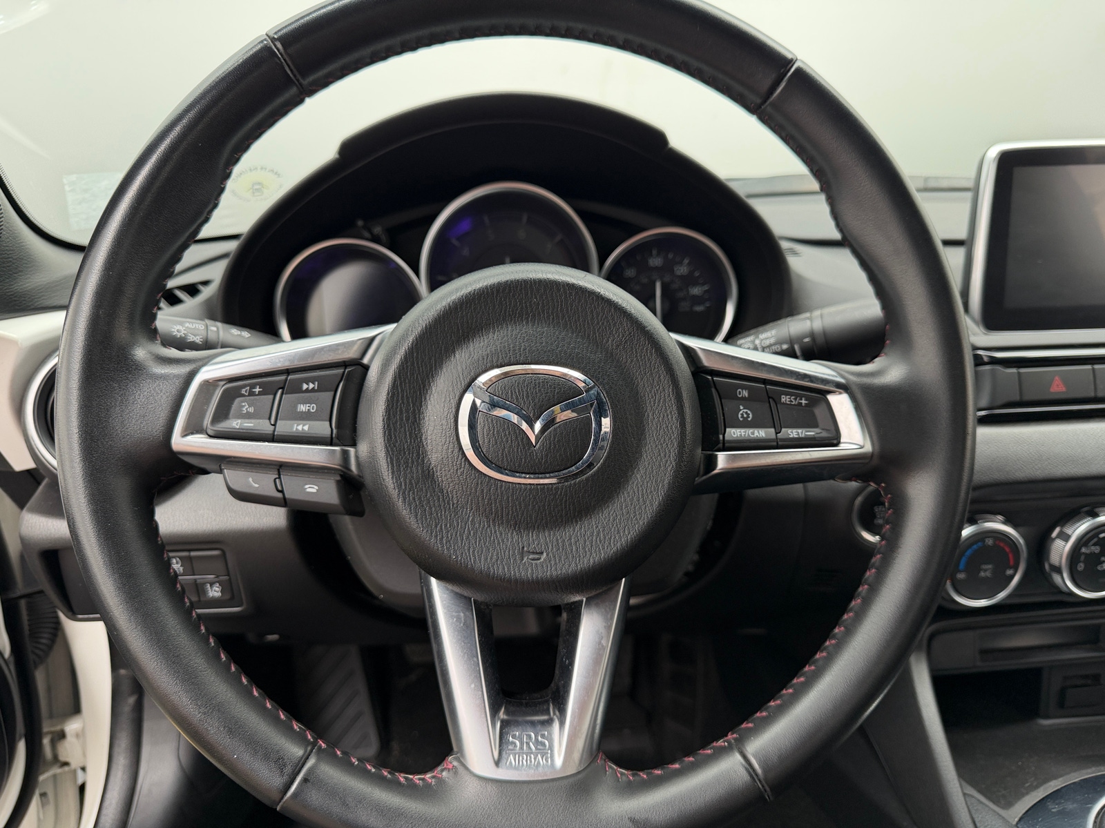 Thumbnail: 2016 Mazda MX-5 Miata - 4