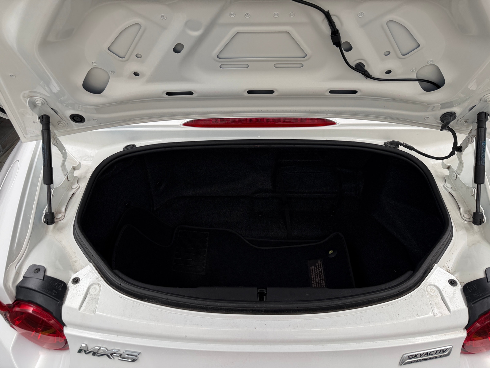 Thumbnail: 2016 Mazda MX-5 Miata - 5
