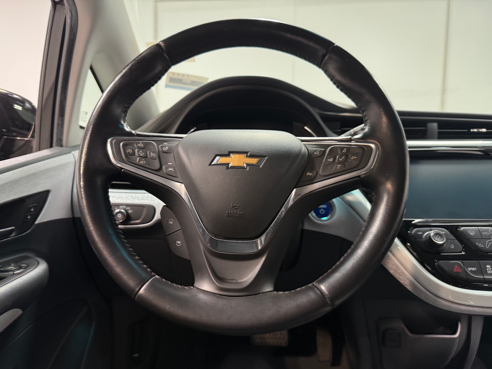 Thumbnail: 2020 Chevrolet Bolt EV - 4