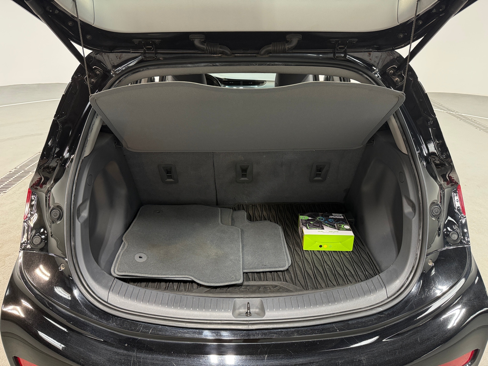 Thumbnail: 2020 Chevrolet Bolt EV - 6