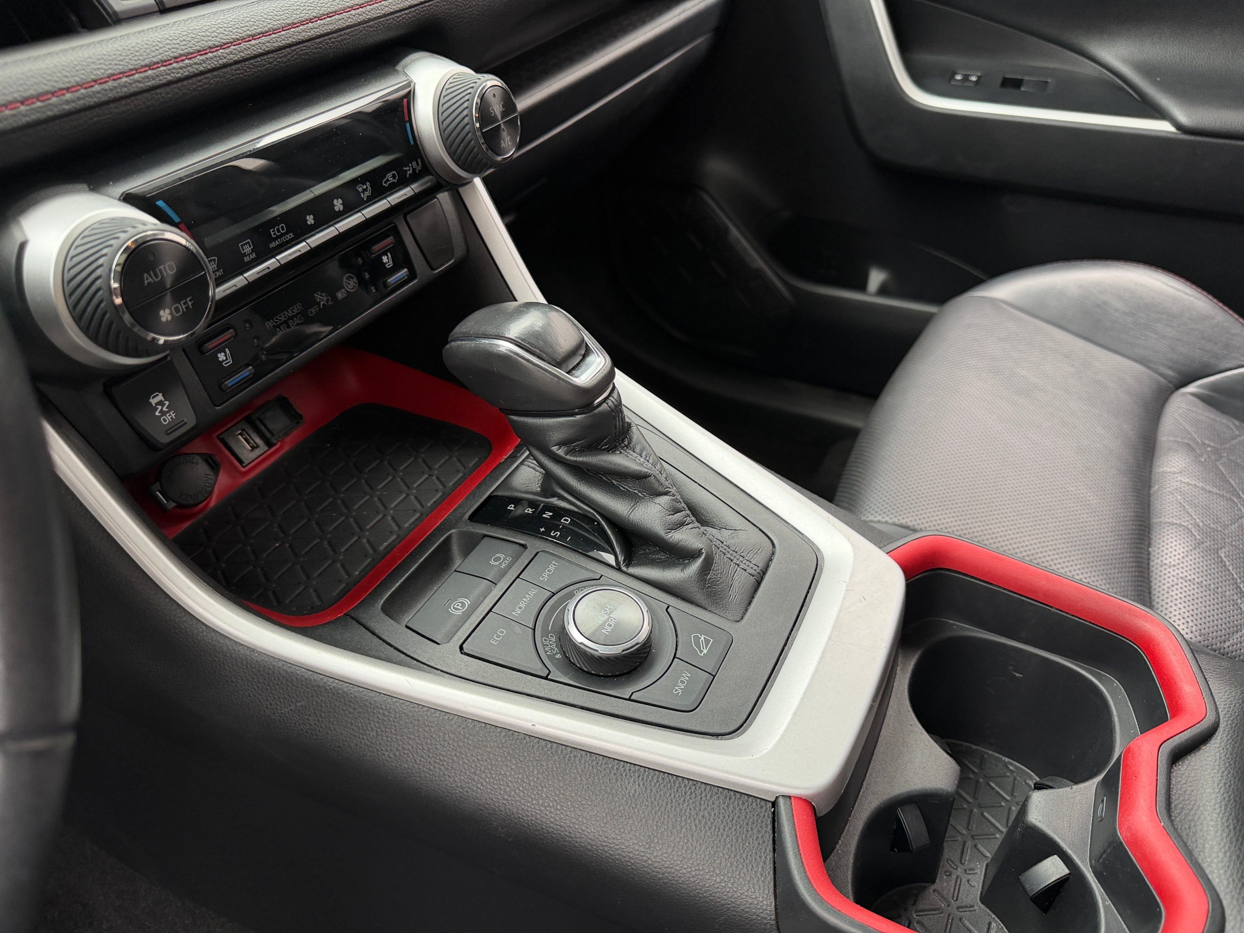 2021 Toyota RAV4 TRD Off-Road - Photo 6
