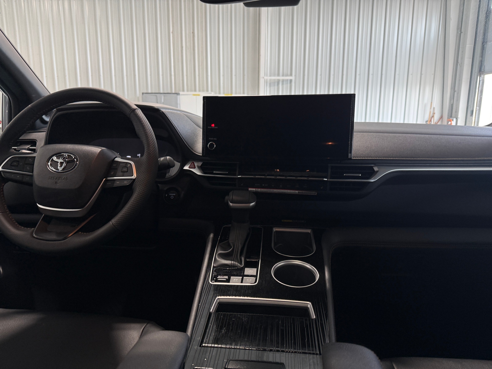 Thumbnail: 2026 Toyota Sienna - 2