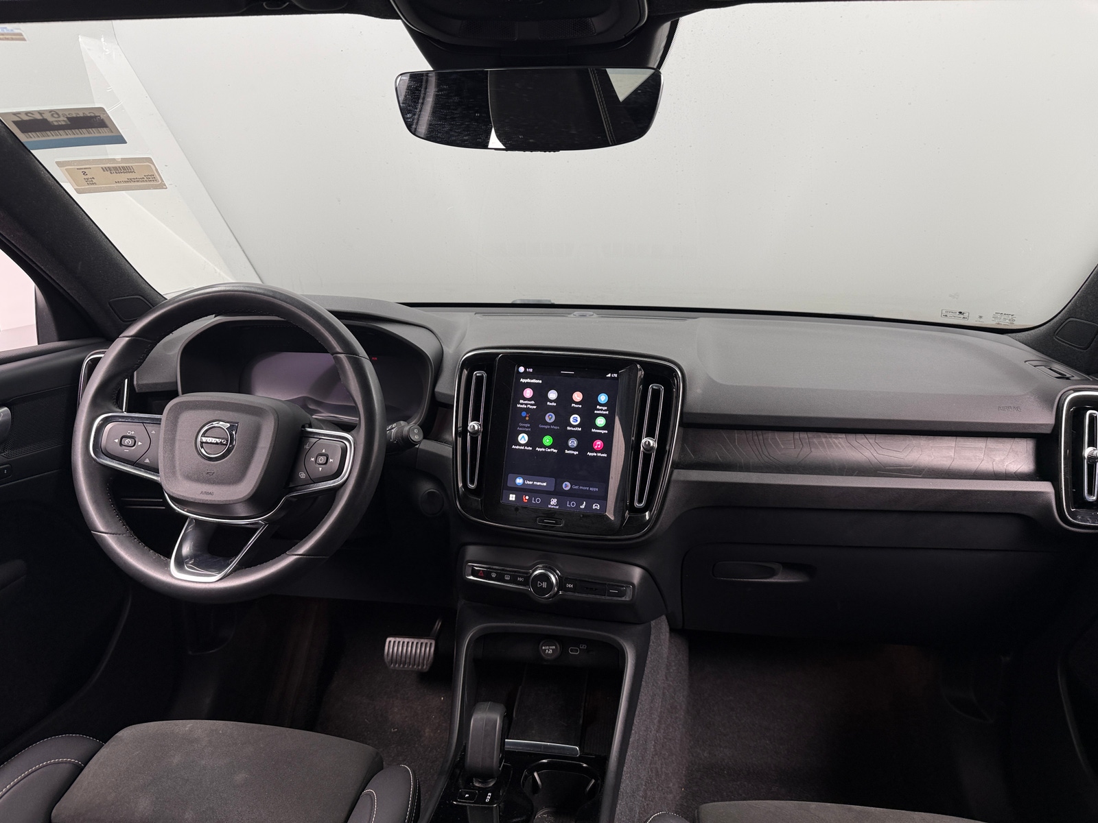Thumbnail: 2023 Volvo XC40 - 3
