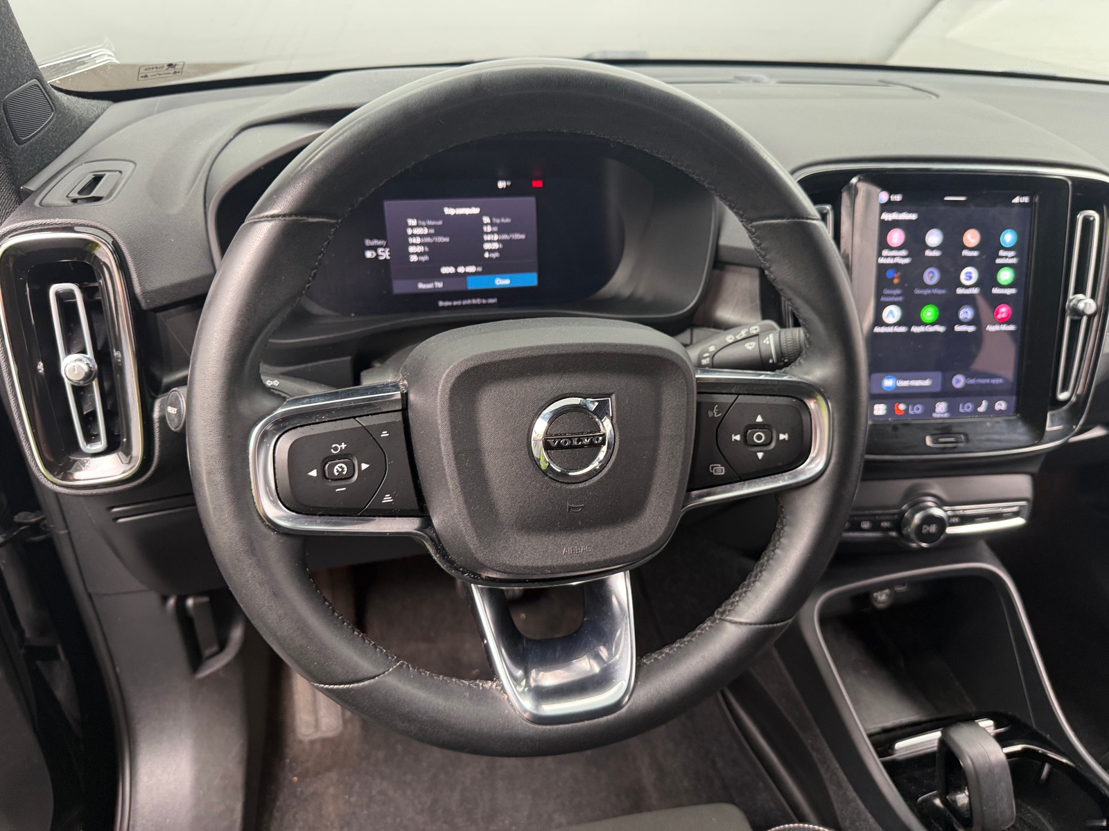 Thumbnail: 2023 Volvo XC40 - 5