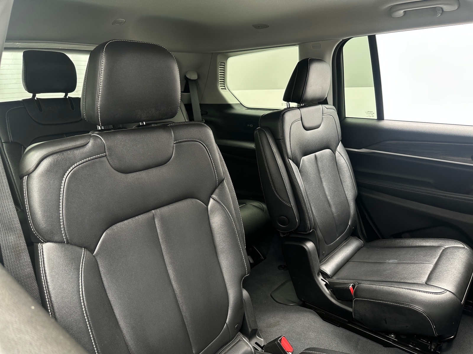 Thumbnail: 2023 Jeep Grand Cherokee L - 5