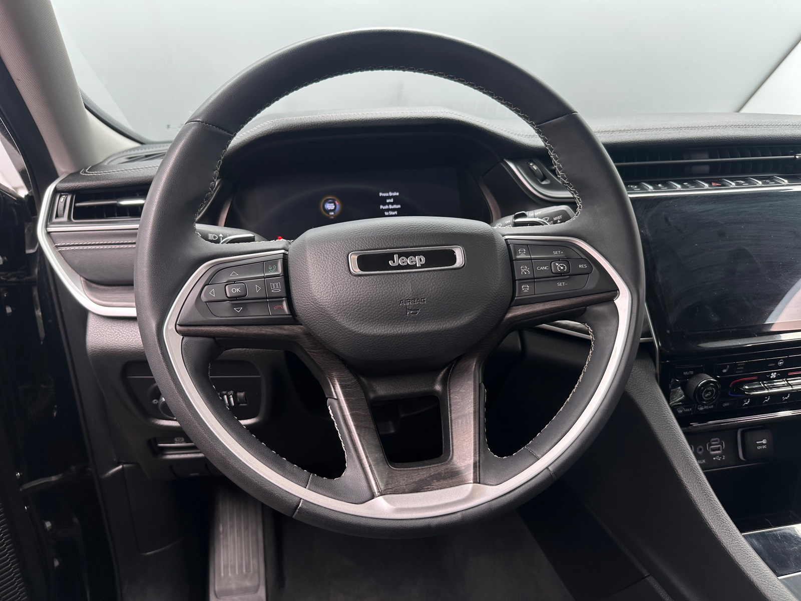 Thumbnail: 2023 Jeep Grand Cherokee L - 4