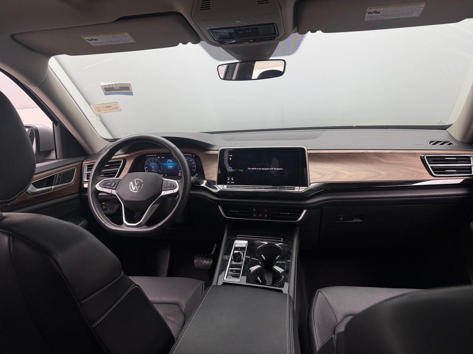 Thumbnail: 2024 Volkswagen Atlas - 3