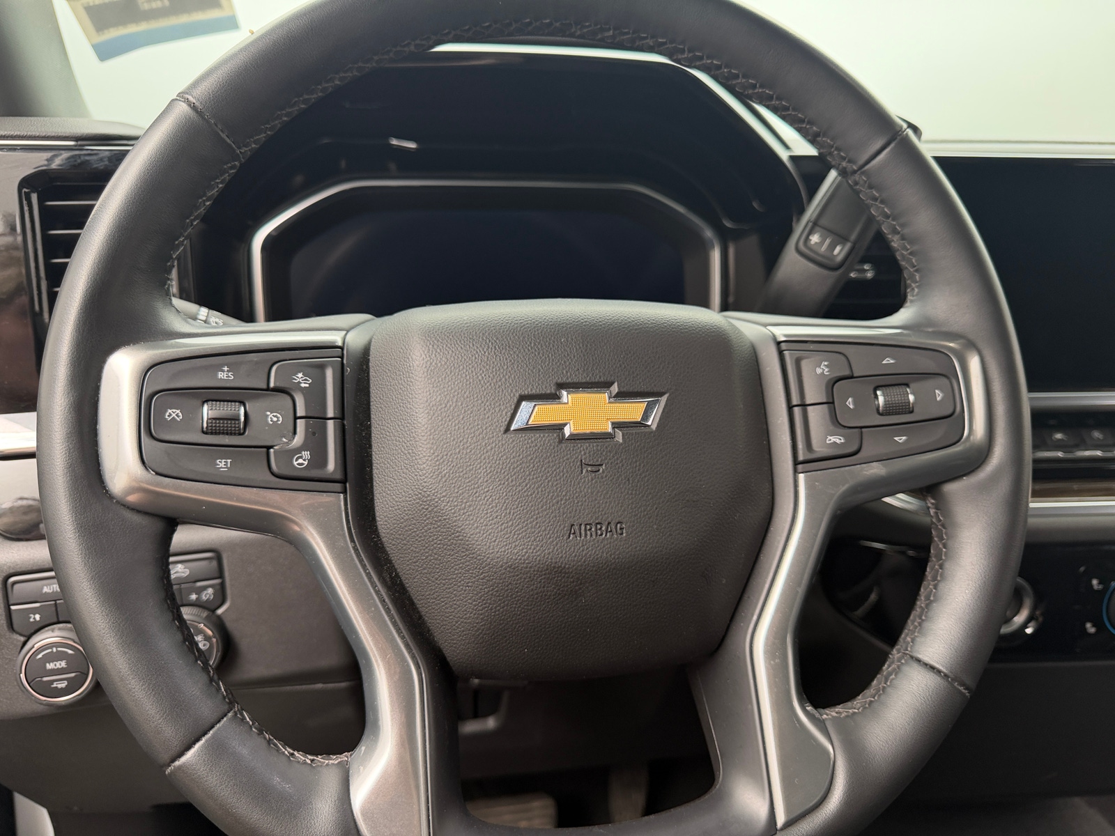 Thumbnail: 2024 Chevrolet Silverado 1500 - 5