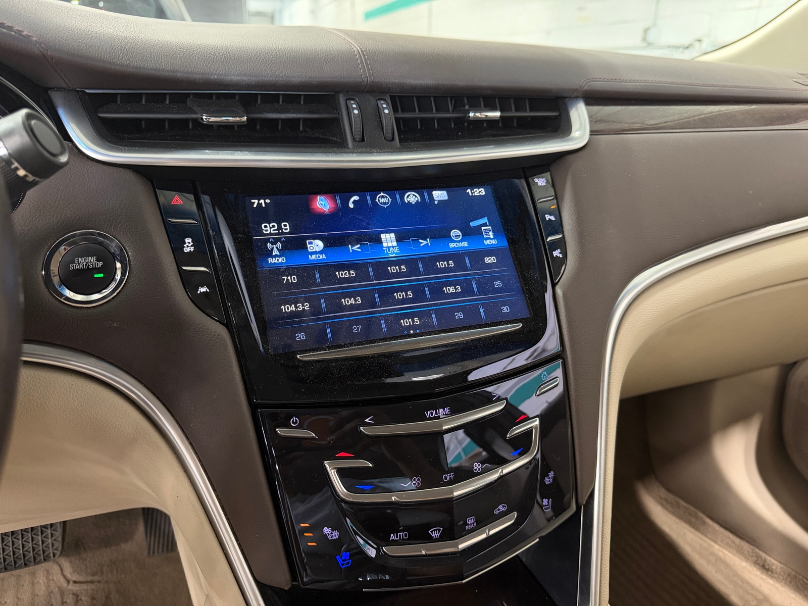 Thumbnail: 2017 Cadillac XTS - 3