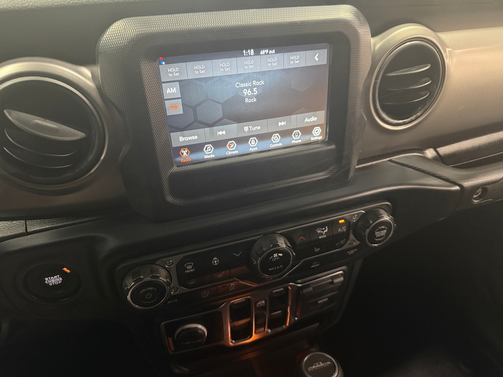 Thumbnail: 2023 Jeep Gladiator - 4