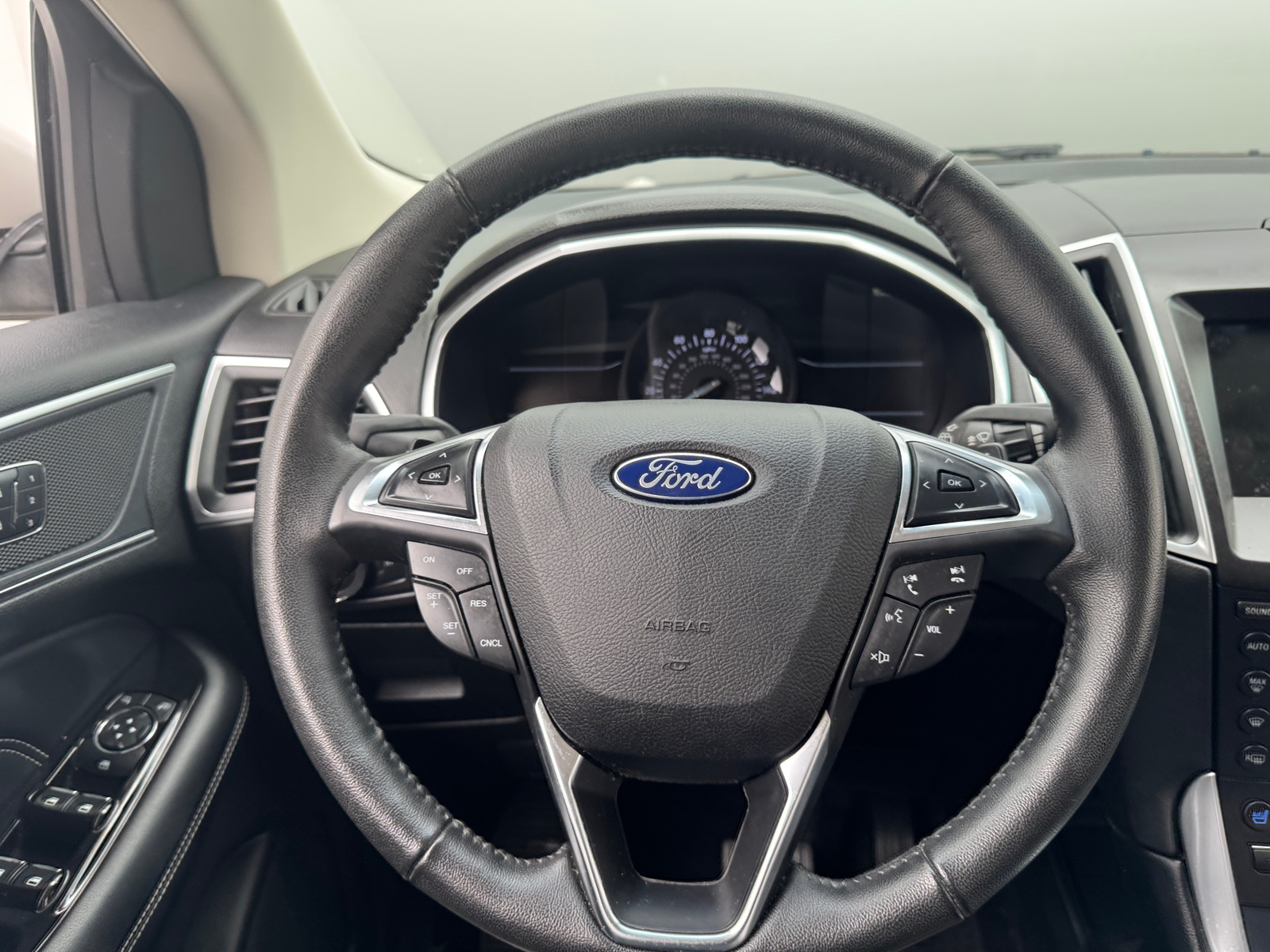 Thumbnail: 2017 Ford Edge - 4