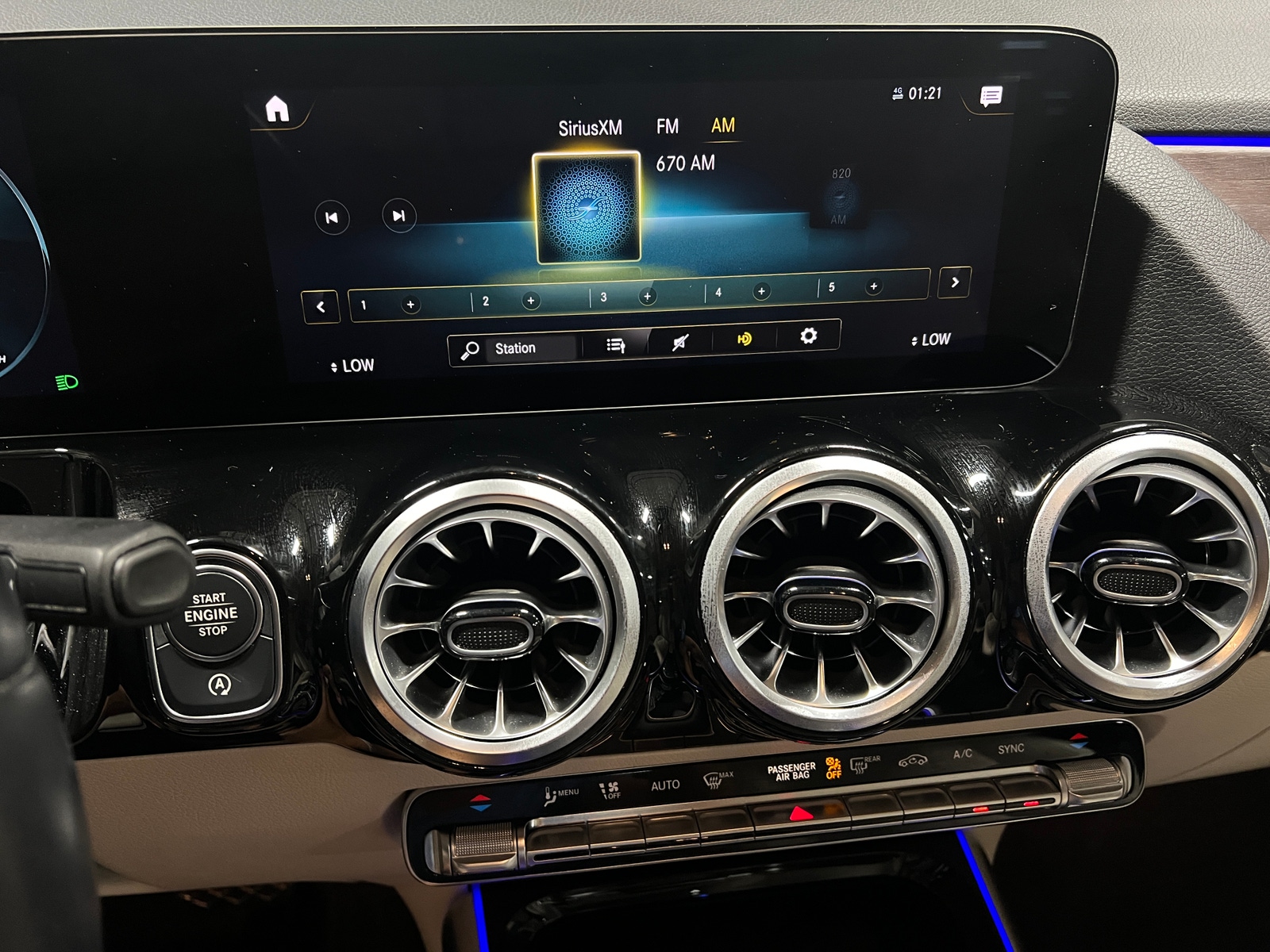 Thumbnail: 2023 Mercedes-Benz GLA - 4