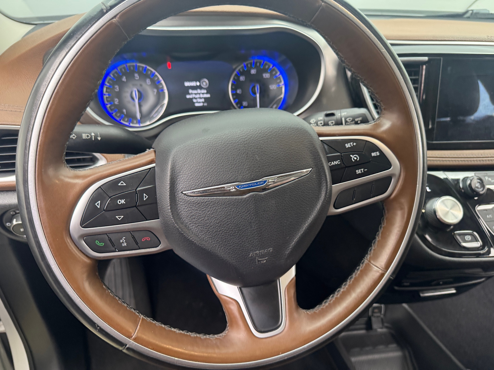 Thumbnail: 2017 Chrysler Pacifica - 4