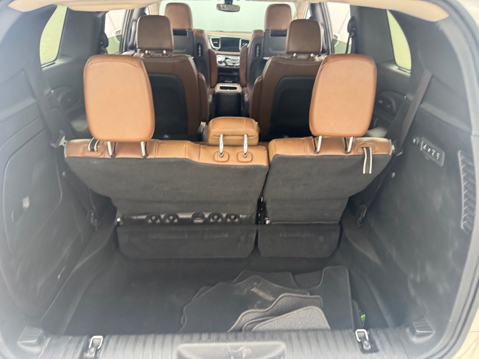 Thumbnail: 2017 Chrysler Pacifica - 6