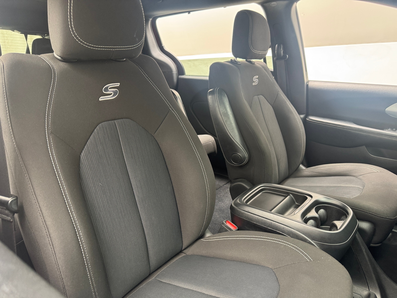 Thumbnail: 2021 Chrysler Pacifica - 2
