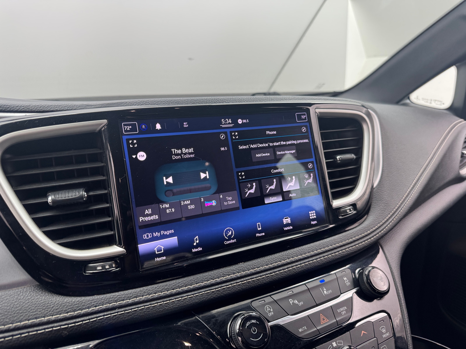 Thumbnail: 2021 Chrysler Pacifica - 4