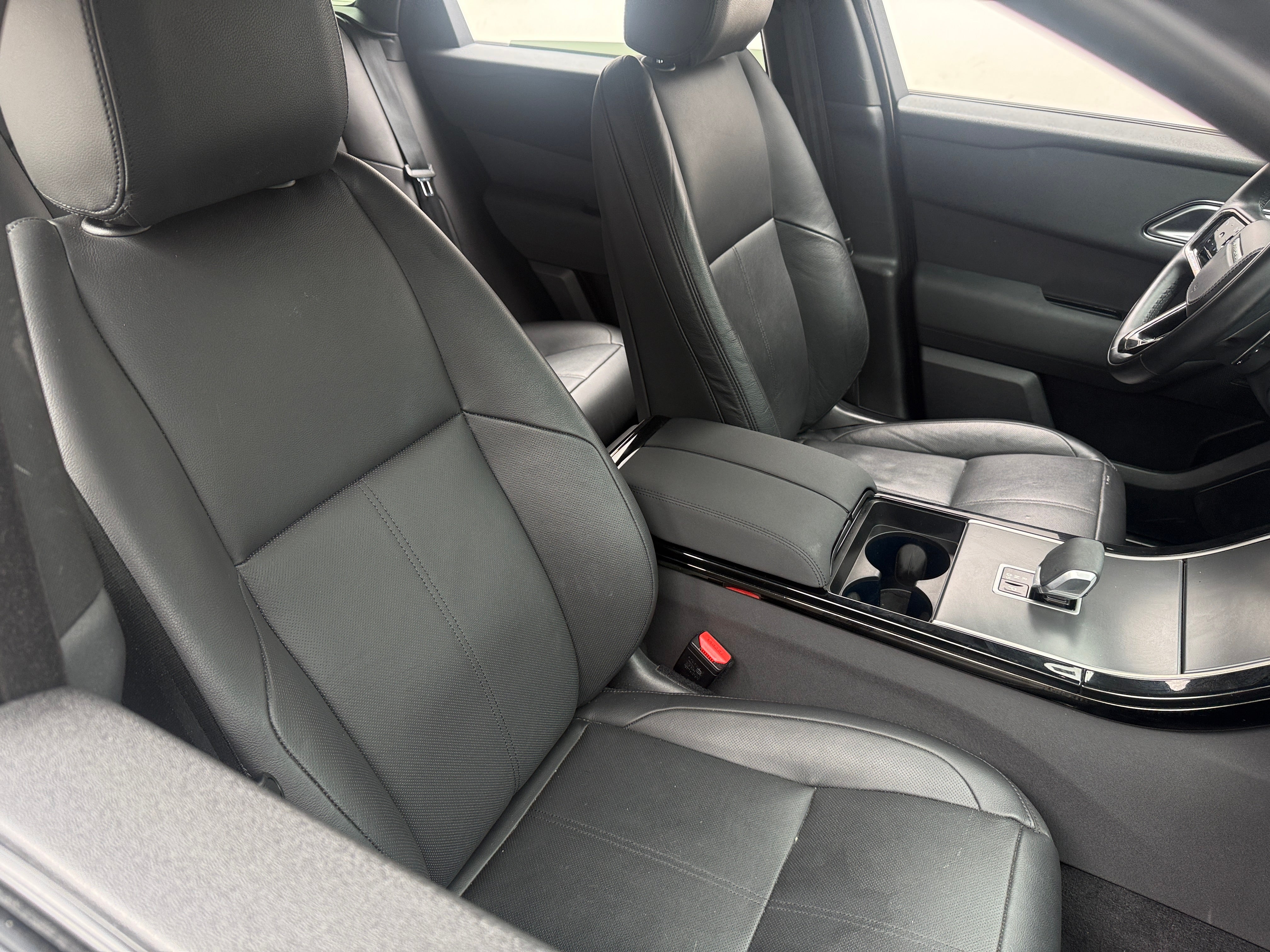 2025 Land Rover Range Rover Velar
