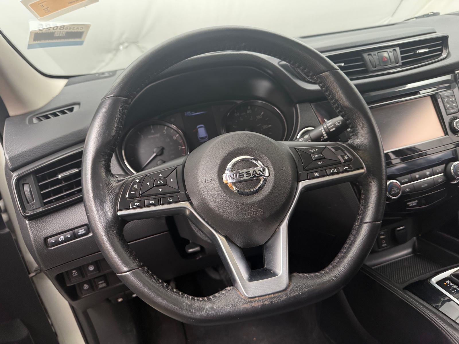 Thumbnail: 2017 Nissan Rogue Sport - 4