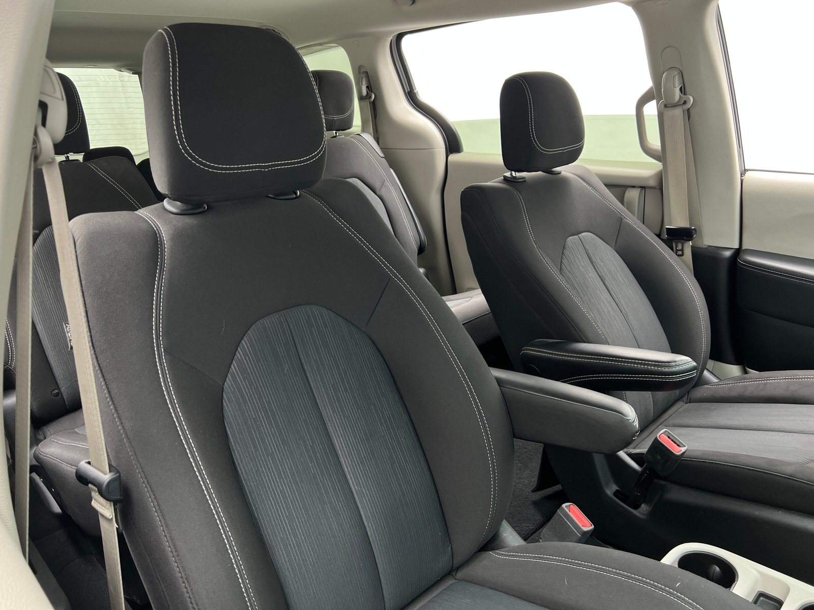 Thumbnail: 2024 Chrysler Voyager - 2