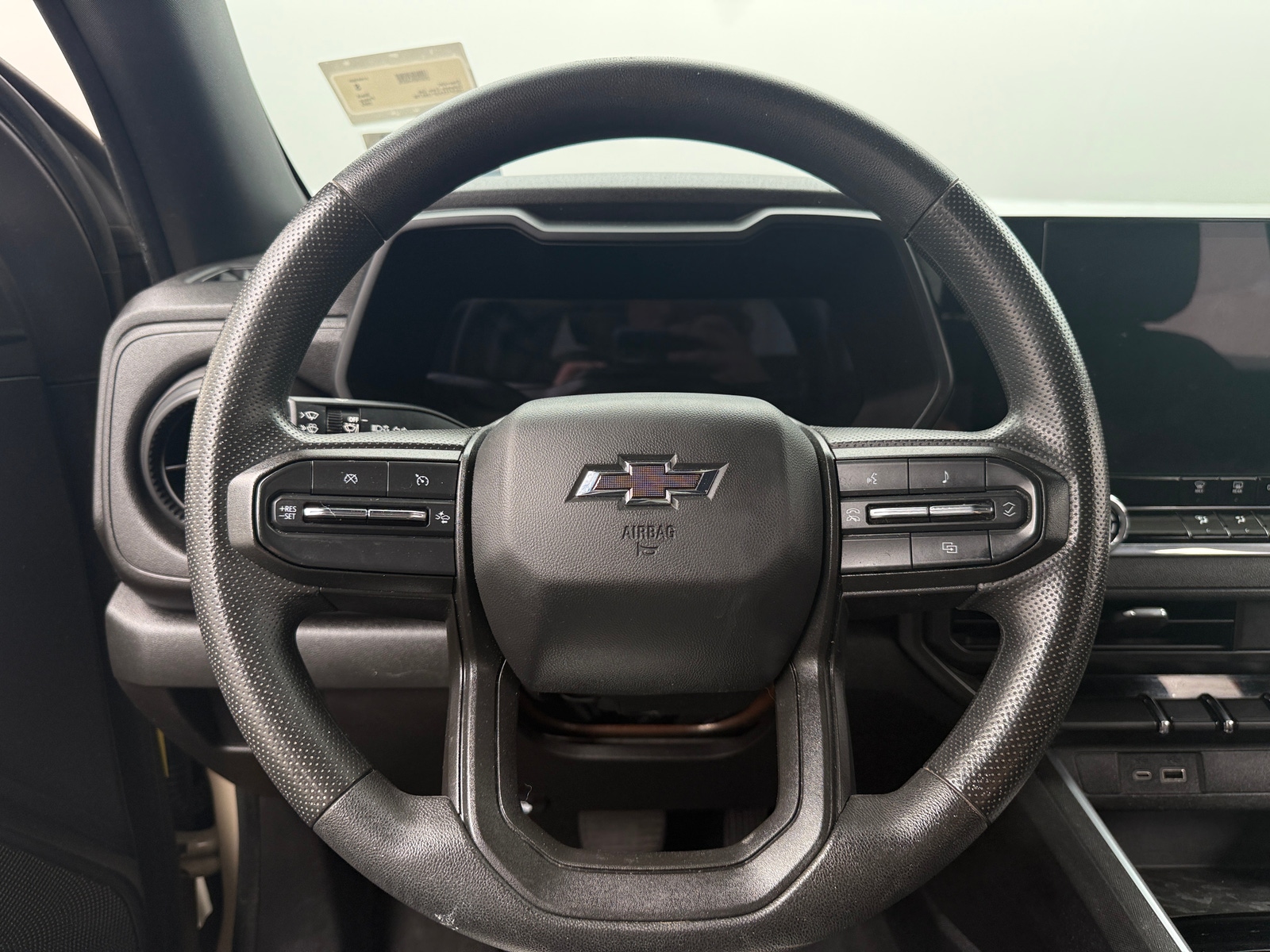 Thumbnail: 2023 Chevrolet Colorado - 5