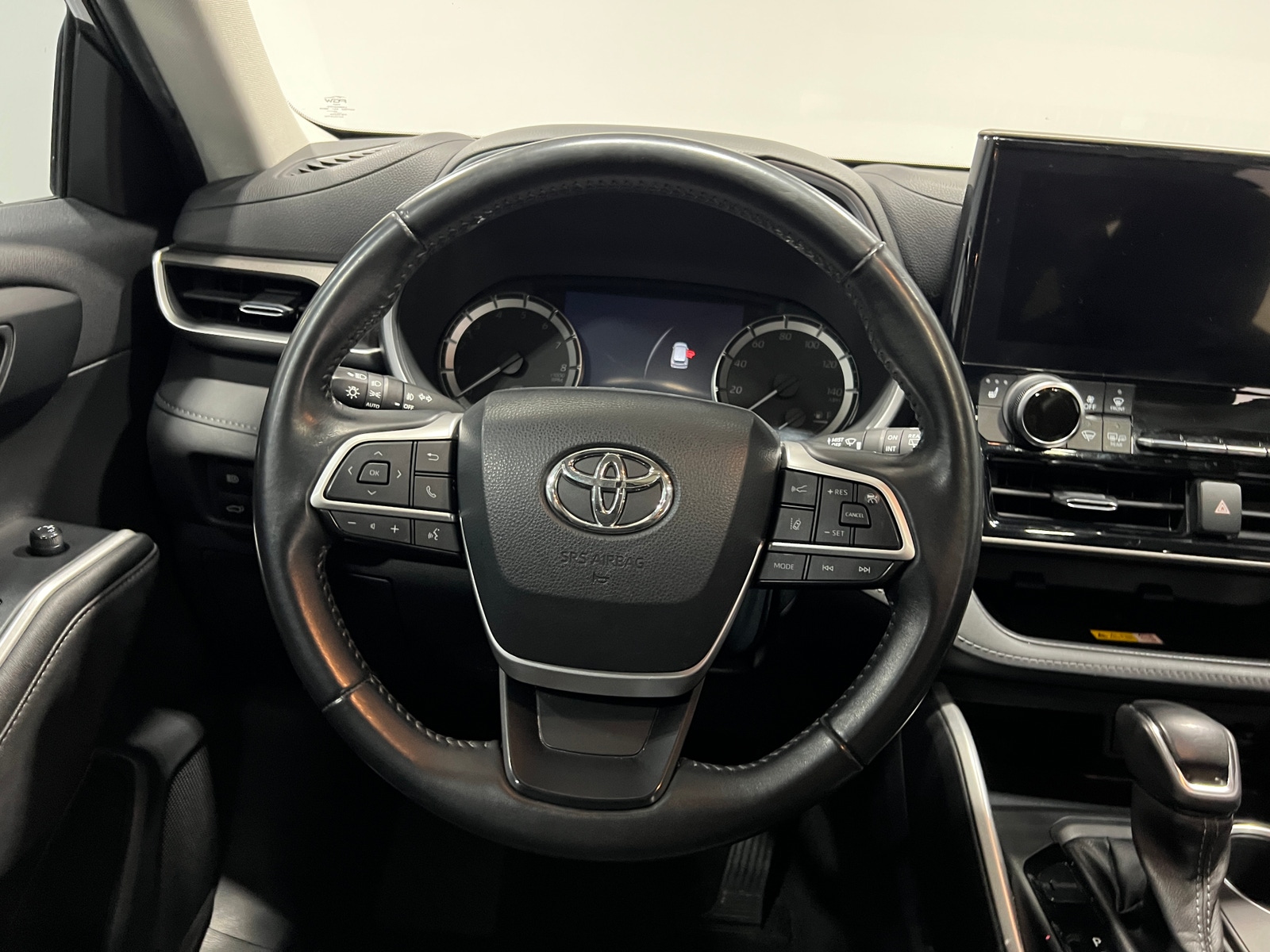 Thumbnail: 2023 Toyota Highlander - 4