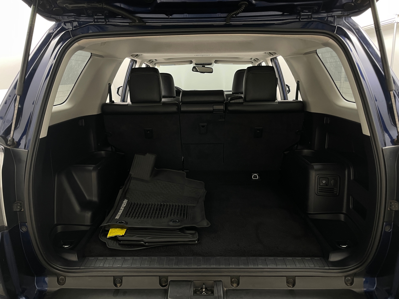 Thumbnail: 2019 Toyota 4Runner - 6