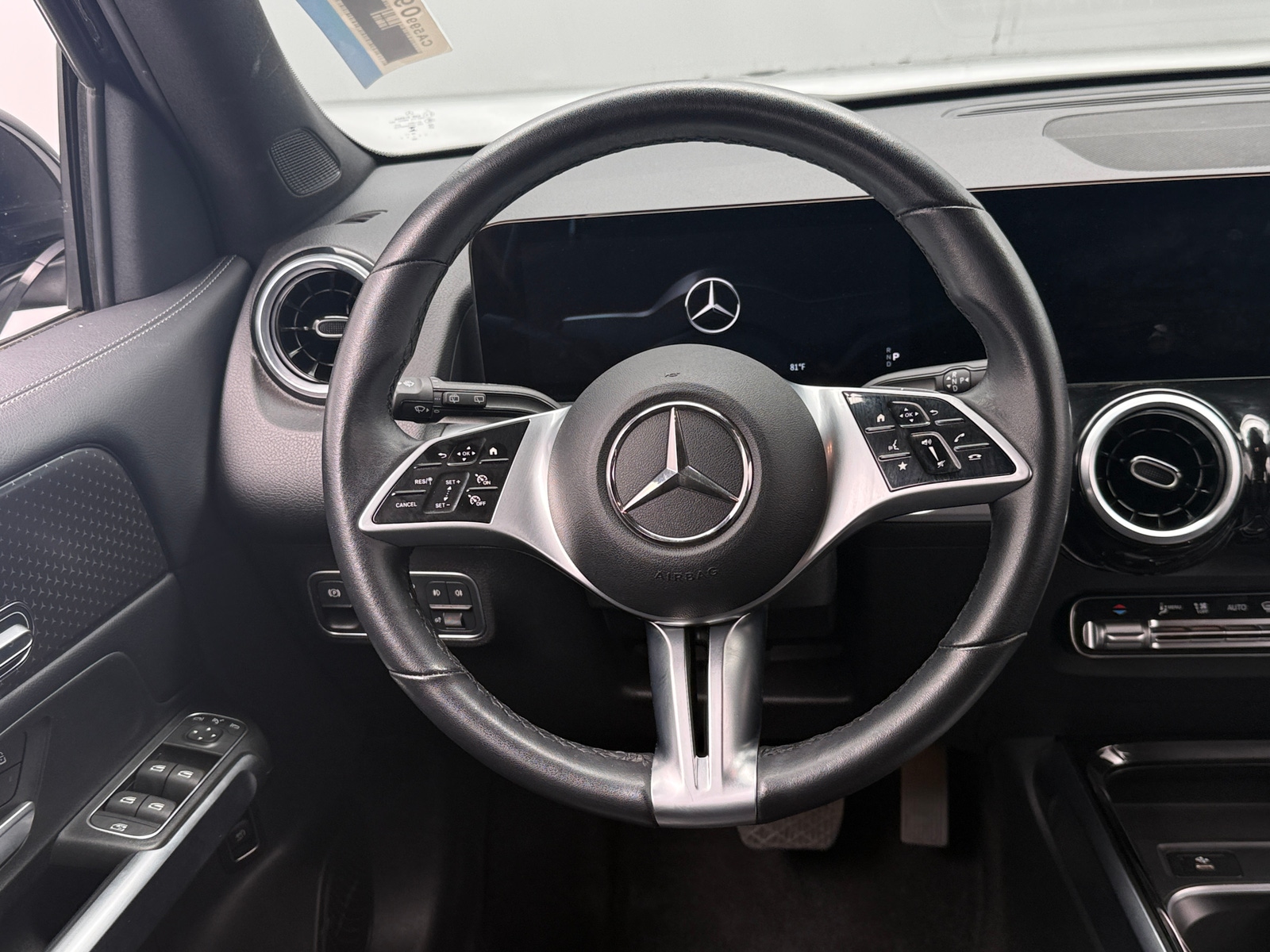 Thumbnail: 2025 Mercedes-Benz GLB - 4