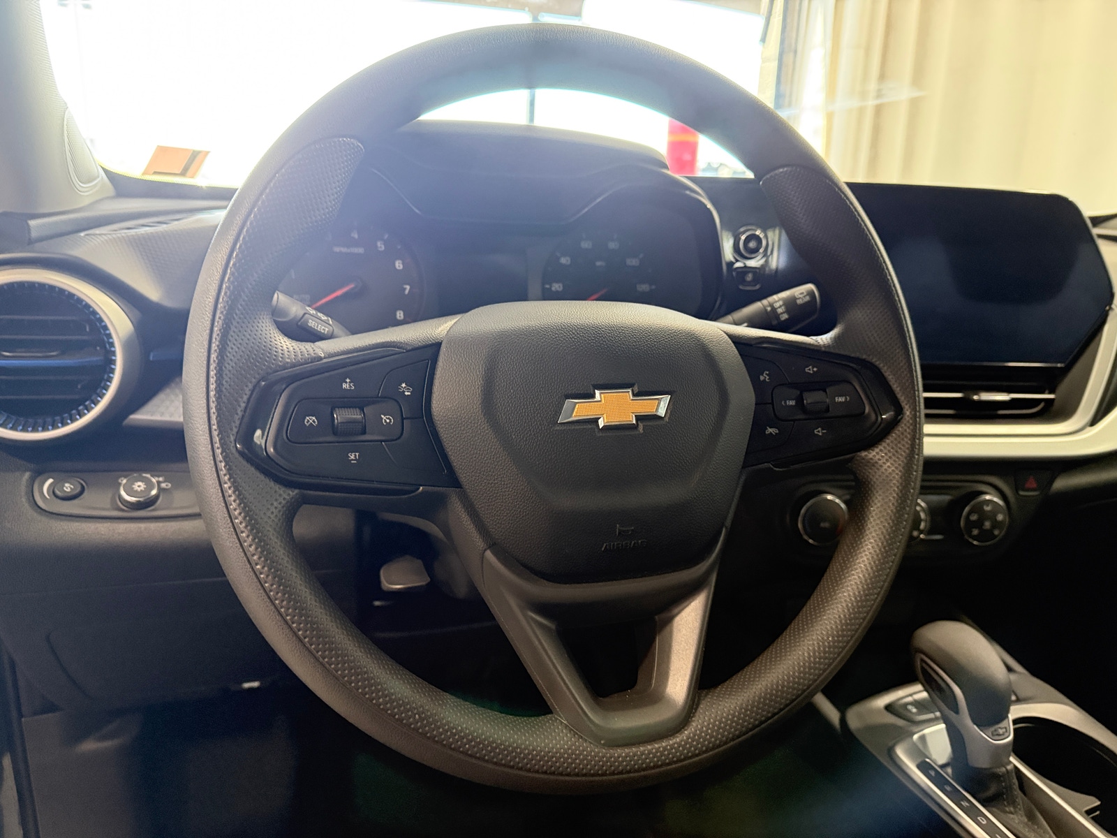 Thumbnail: 2026 Chevrolet Trax - 5