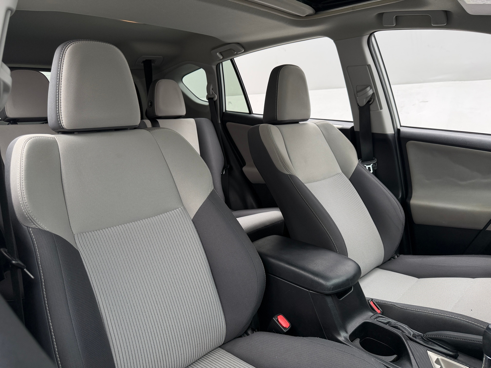 Thumbnail: 2015 Toyota RAV4 - 2