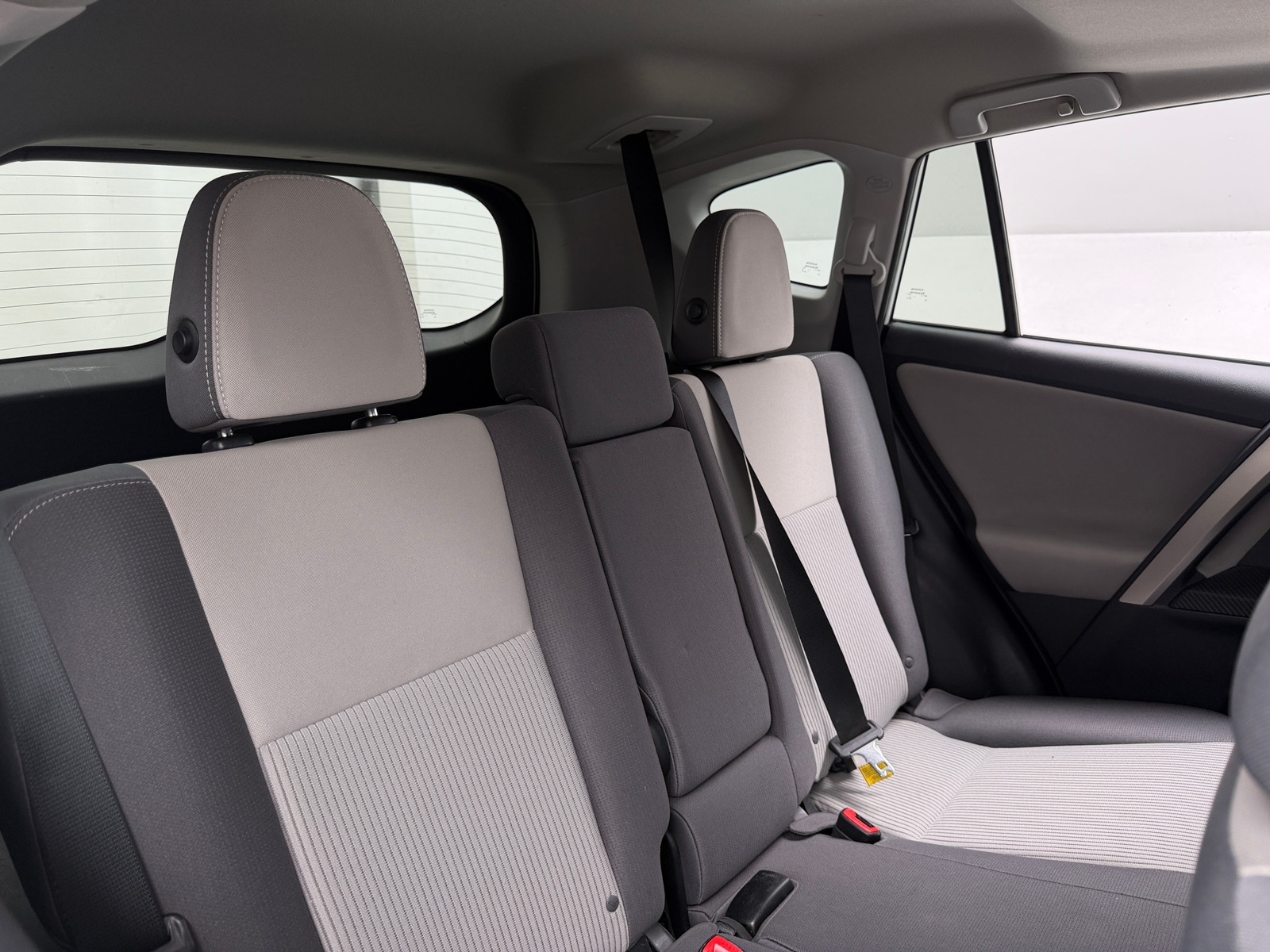 Thumbnail: 2015 Toyota RAV4 - 6