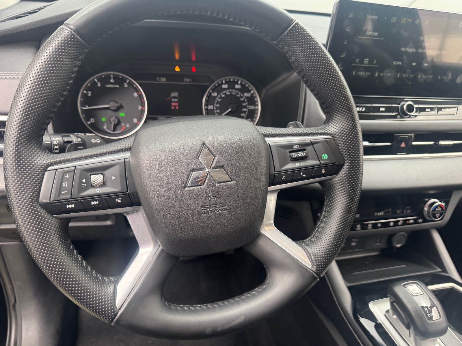 Thumbnail: 2025 Mitsubishi Outlander - 4