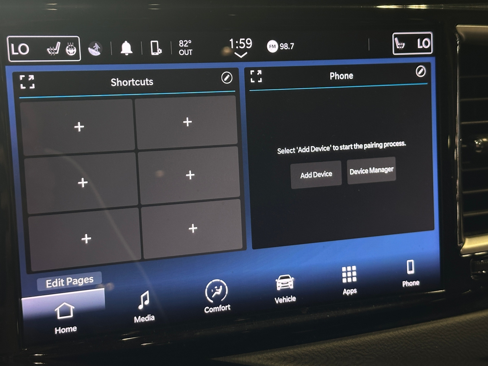 Thumbnail: 2023 Chrysler Pacifica - 3