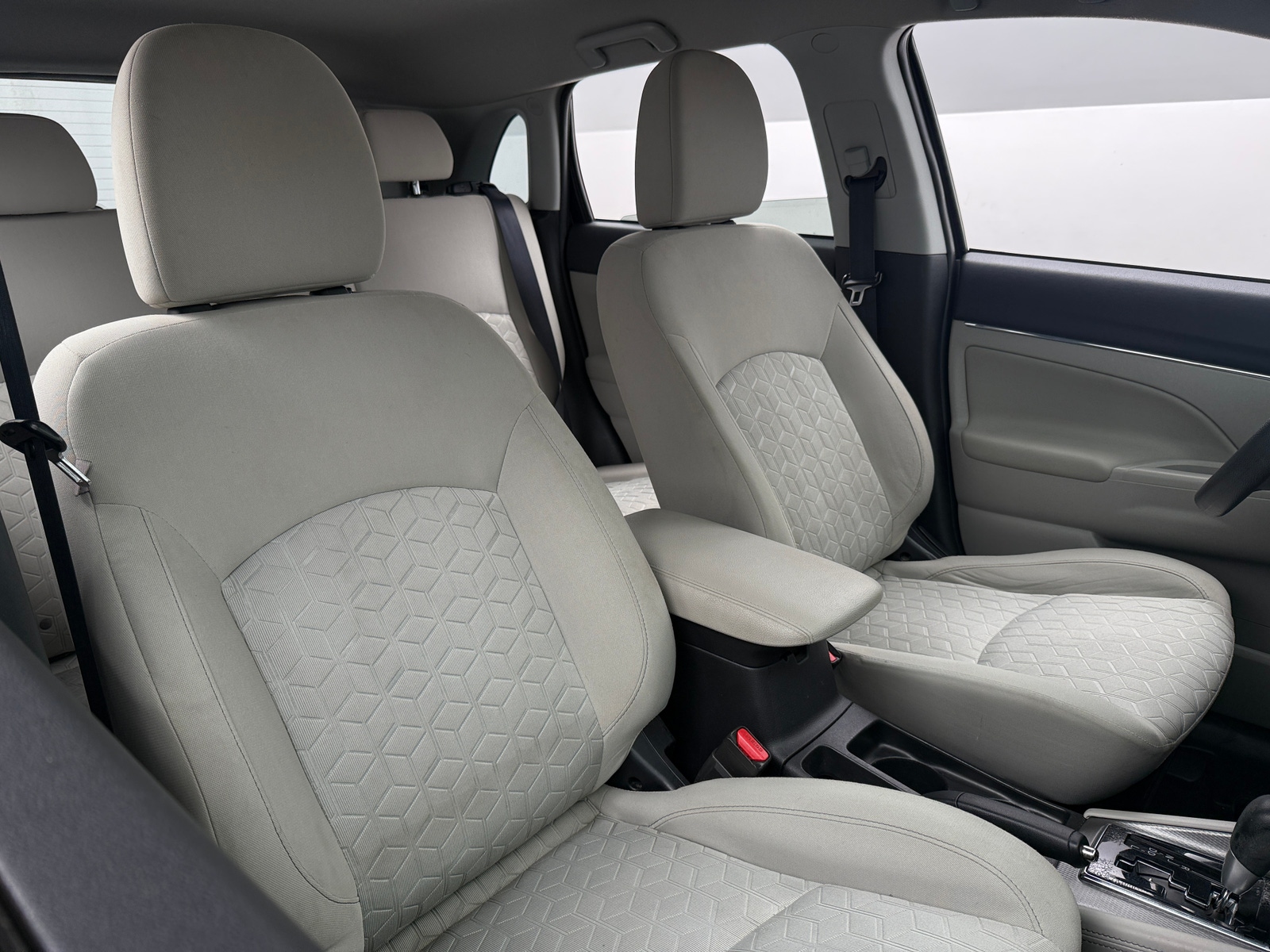 Thumbnail: 2020 Mitsubishi Outlander Sport - 2
