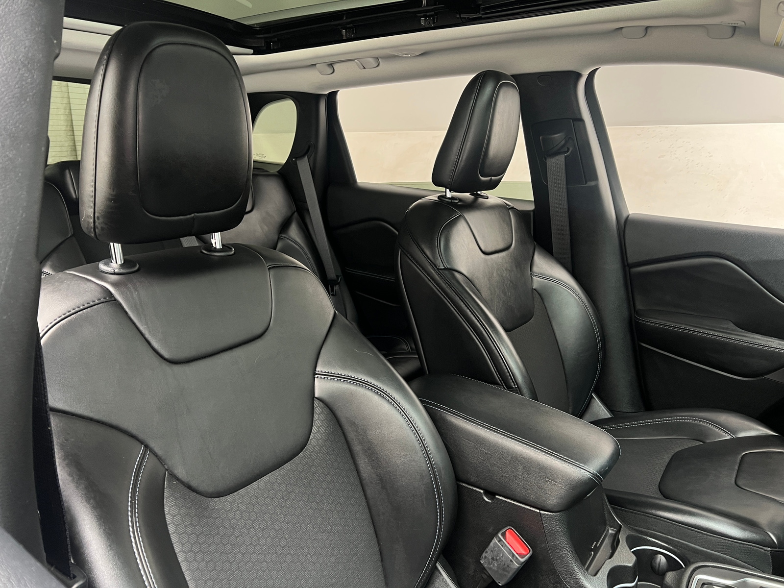 Thumbnail: 2019 Jeep Cherokee - 2