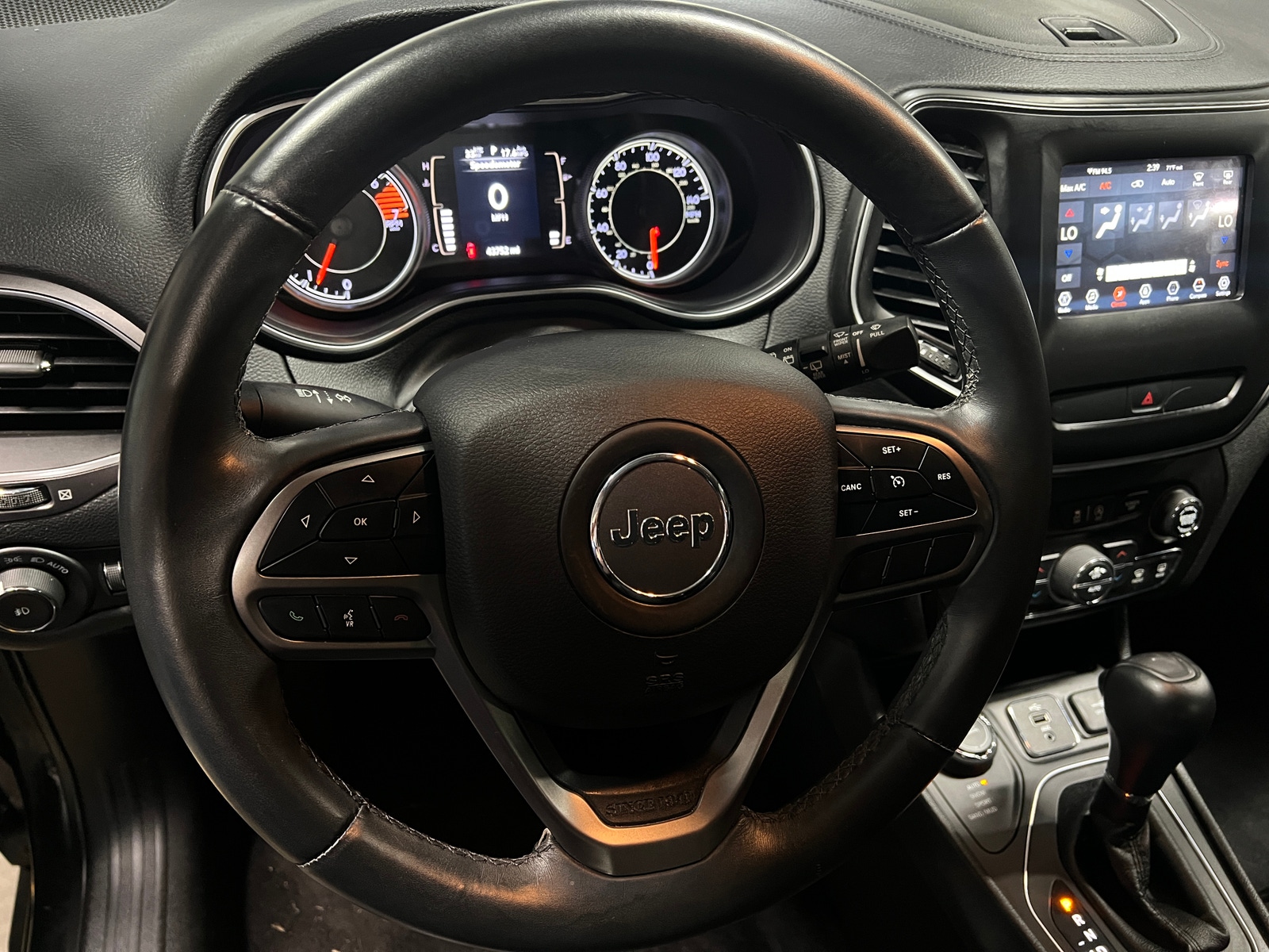 Thumbnail: 2019 Jeep Cherokee - 5