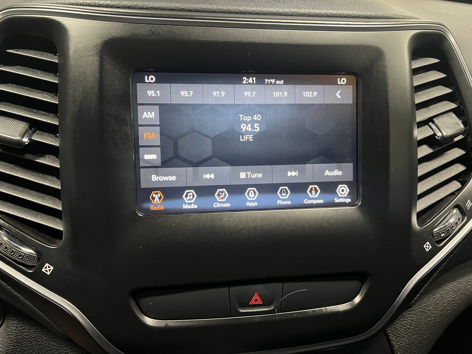 Thumbnail: 2019 Jeep Cherokee - 4