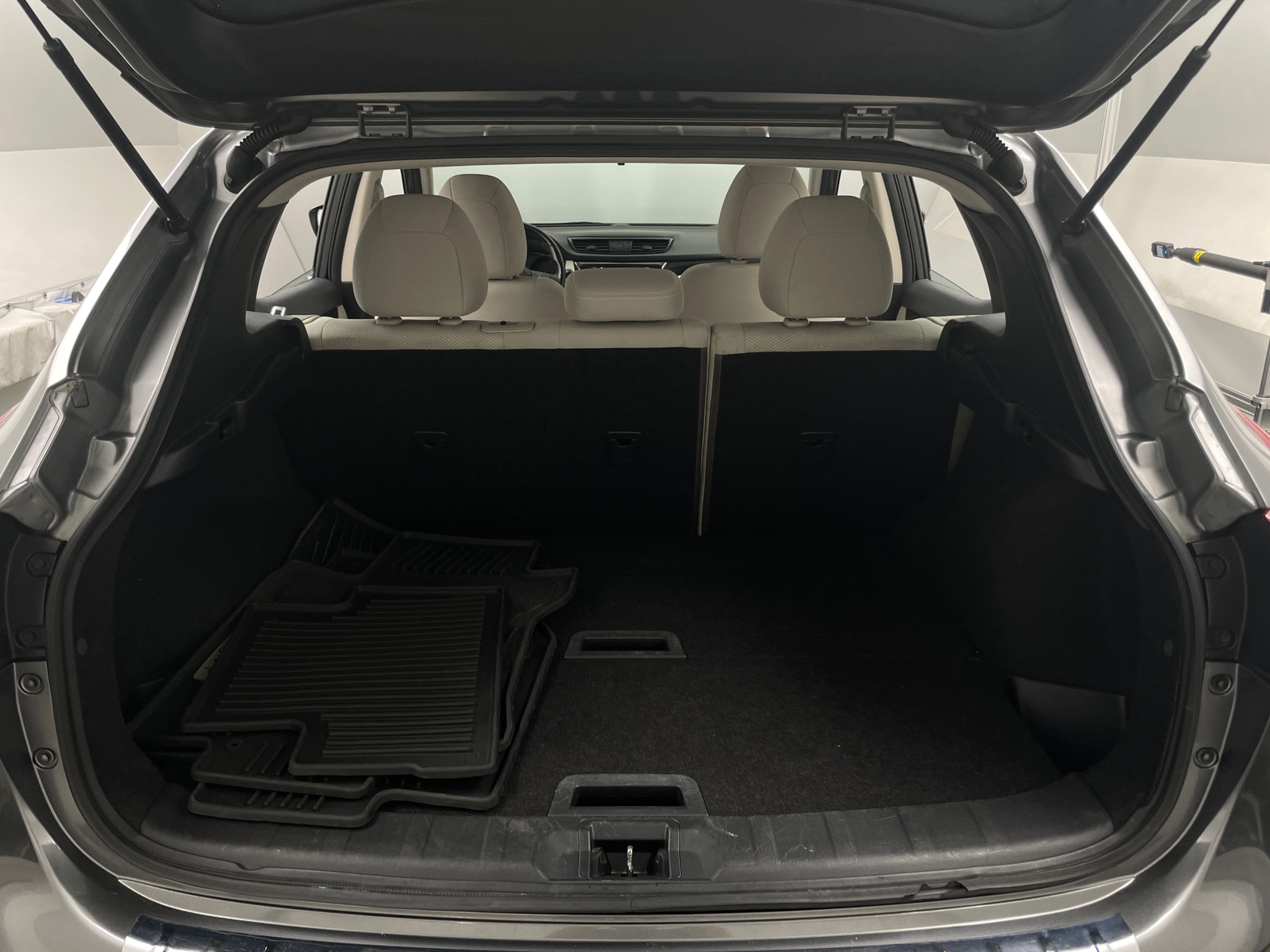 Thumbnail: 2017 Nissan Rogue Sport - 7