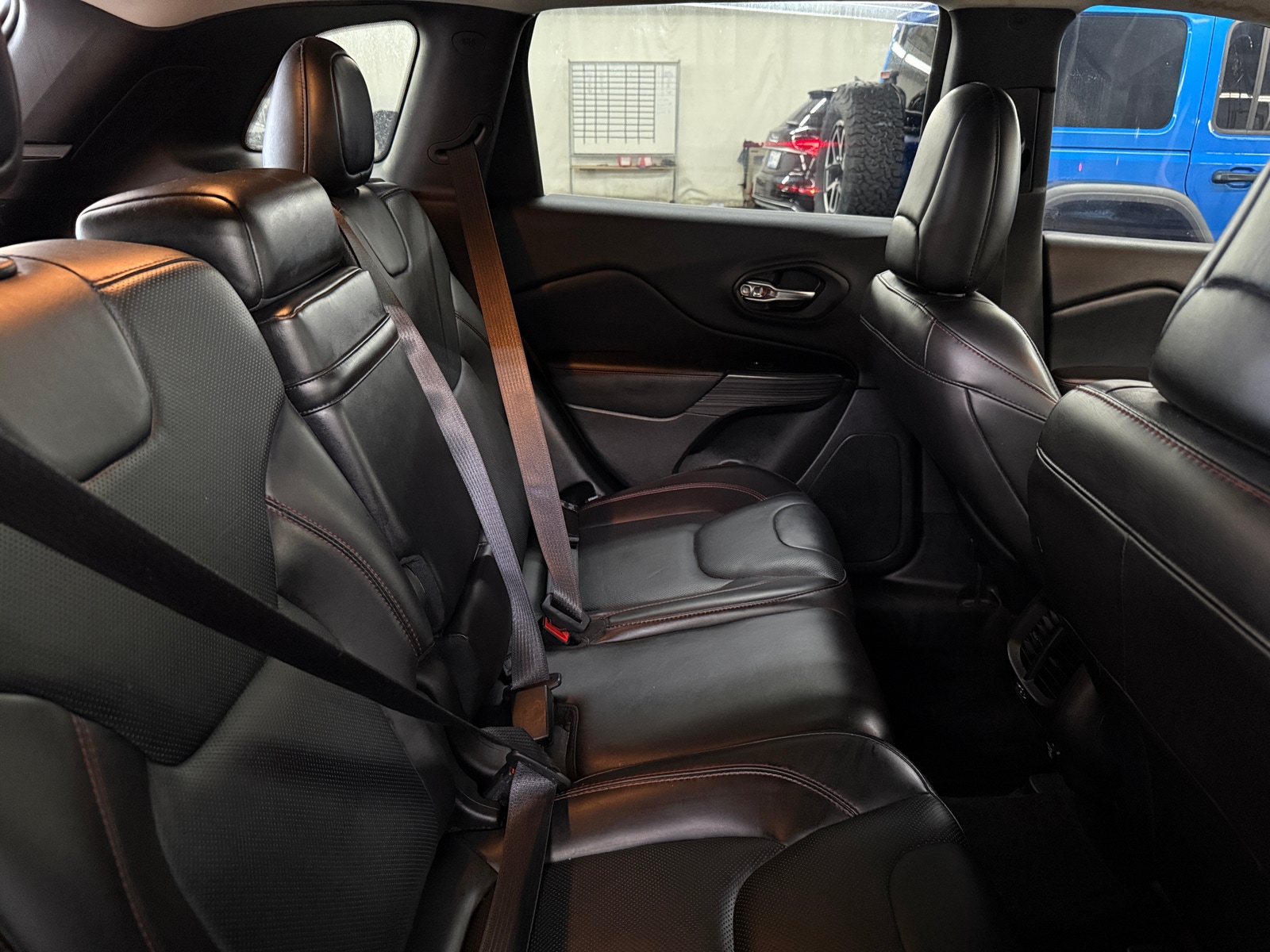 Thumbnail: 2017 Jeep Cherokee - 5
