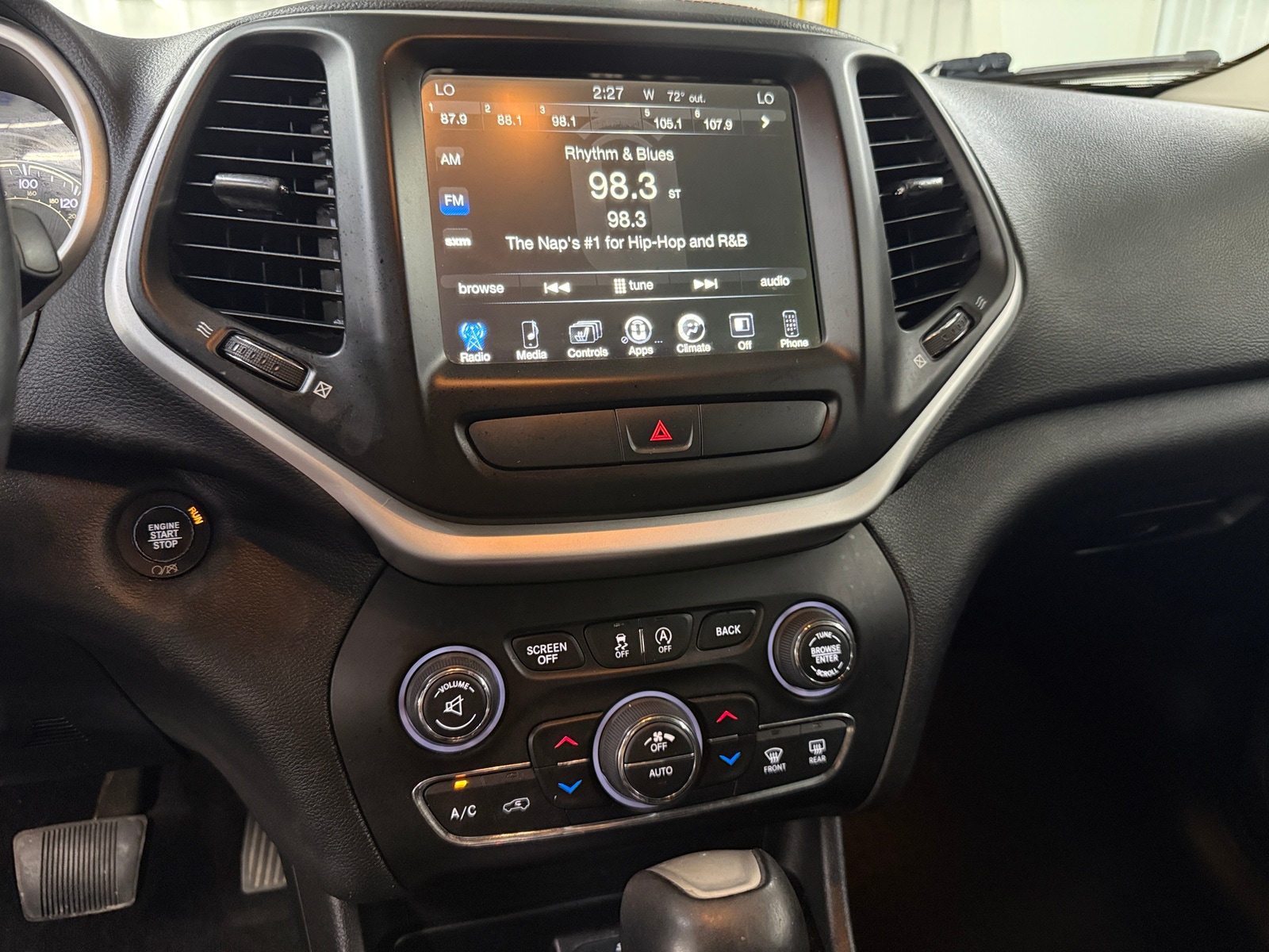 Thumbnail: 2017 Jeep Cherokee - 3