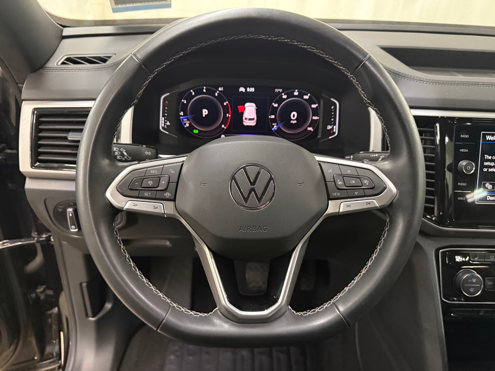 Thumbnail: 2023 Volkswagen Atlas - 4