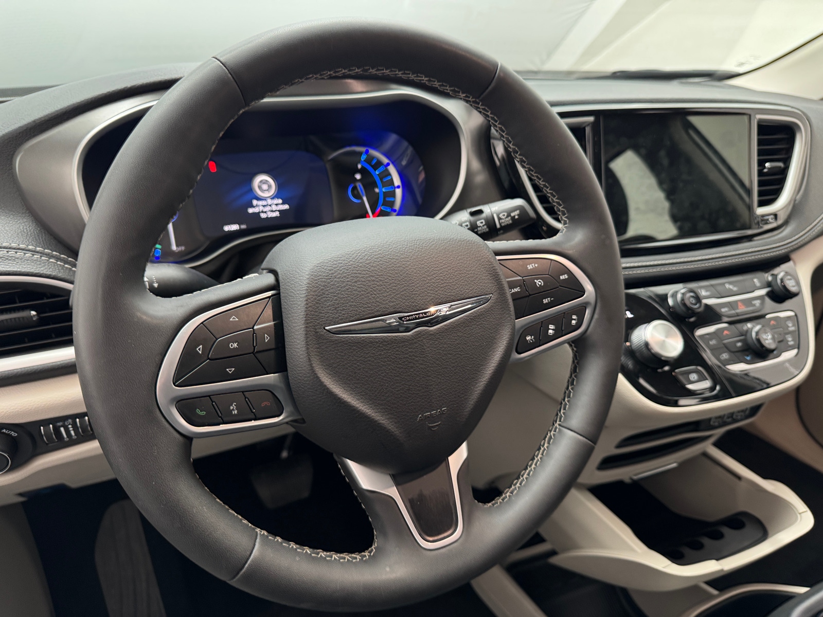 Thumbnail: 2024 Chrysler Pacifica - 4