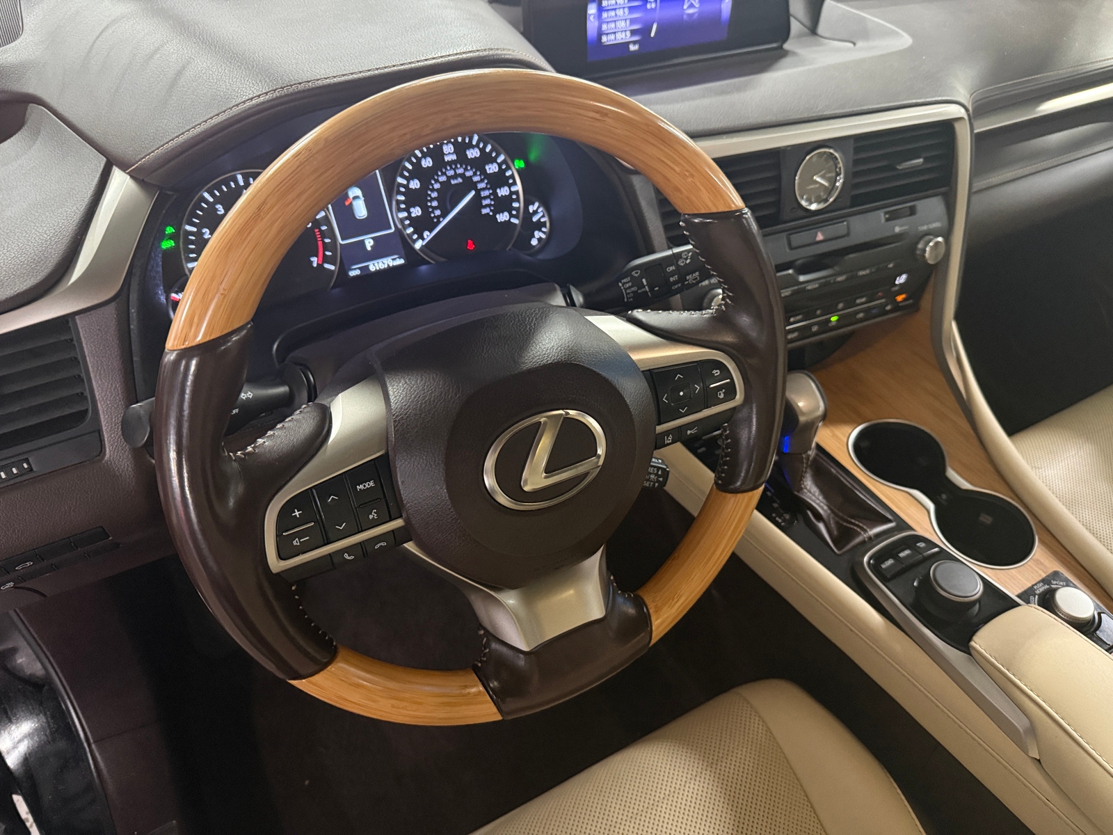 Thumbnail: 2019 Lexus RX - 4