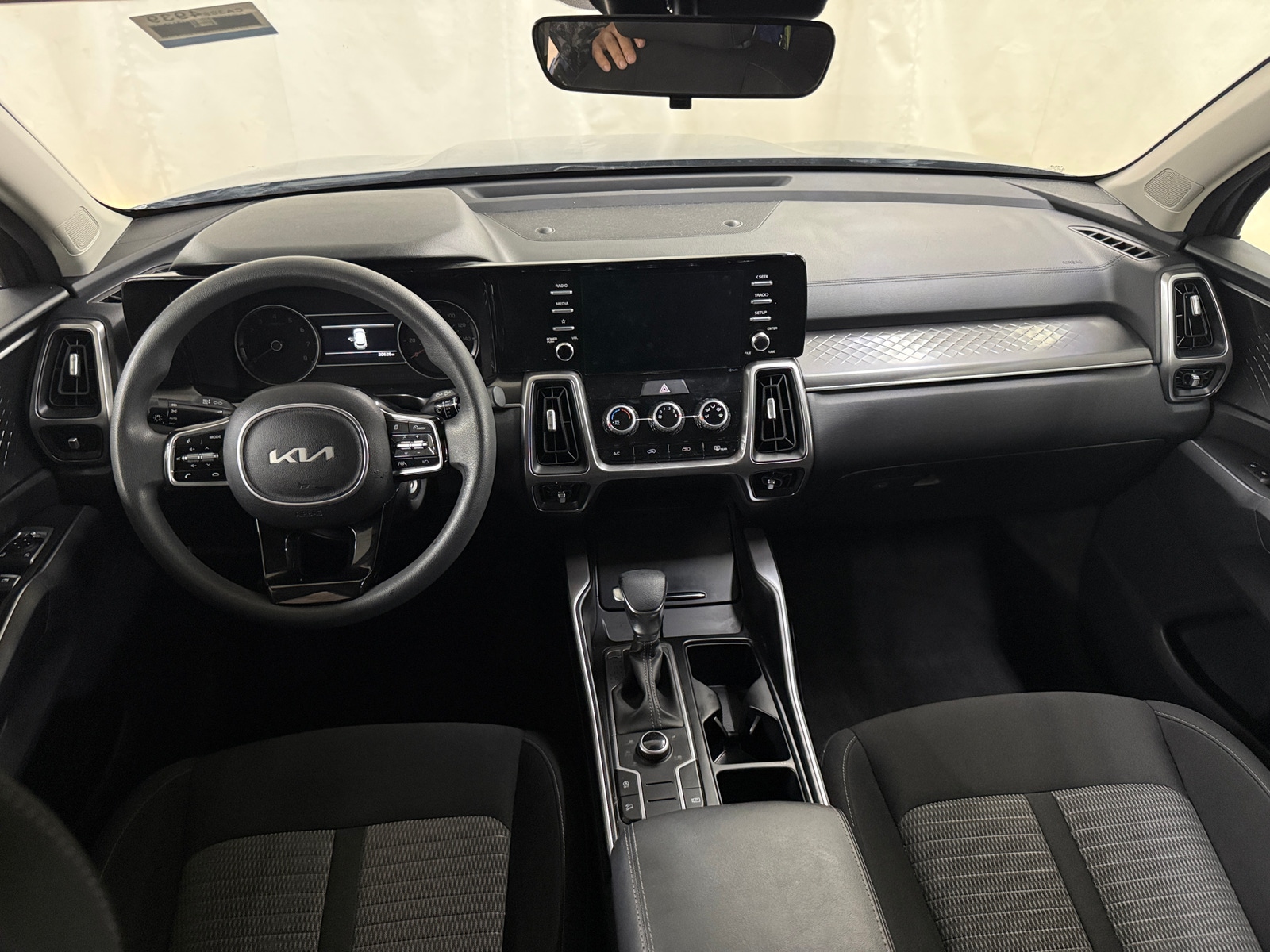 Thumbnail: 2023 Kia Sorento - 3