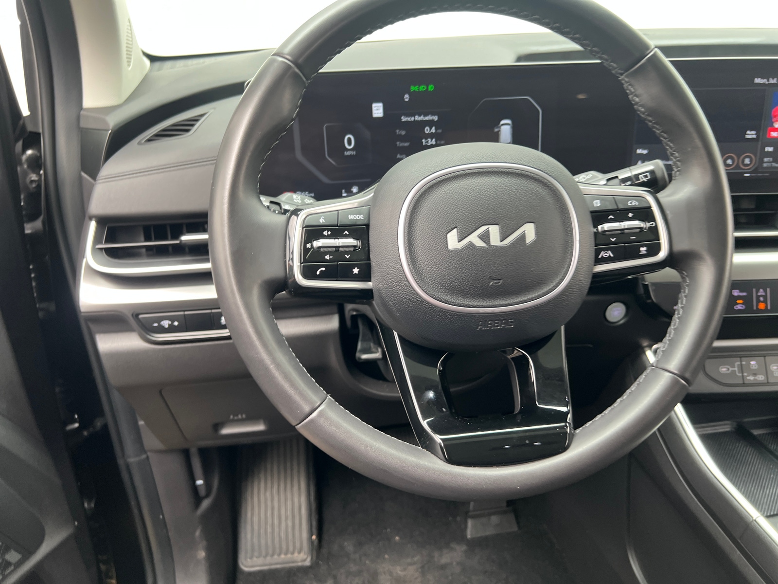 Thumbnail: 2025 Kia Carnival - 4