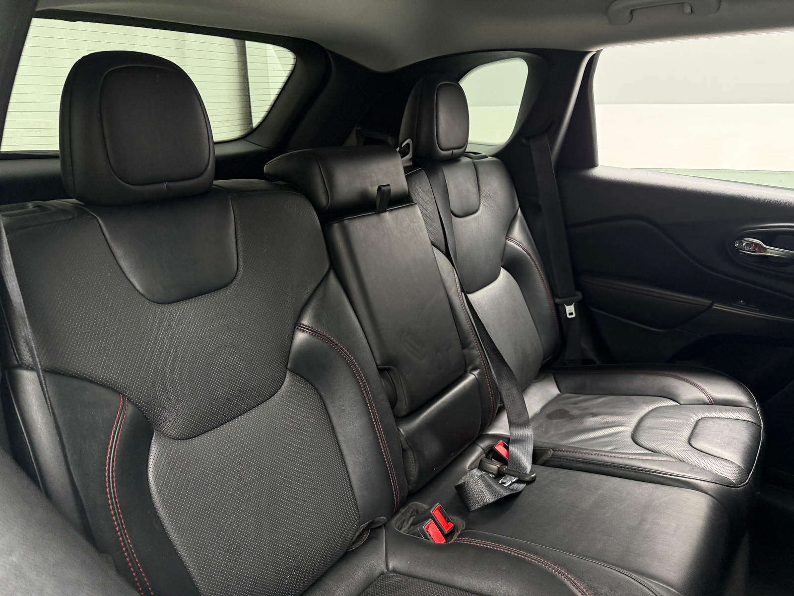 Thumbnail: 2022 Jeep Cherokee - 5